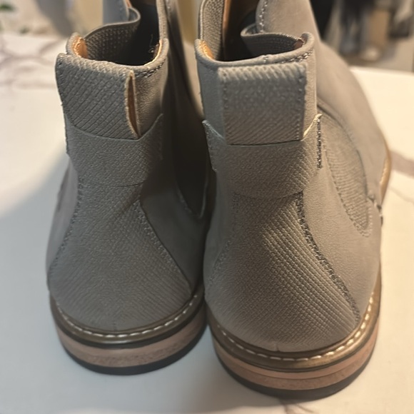 New men’s Sz 11 light grey Chelsea business to casual boots by Steve Madden - Picture 7 of 12